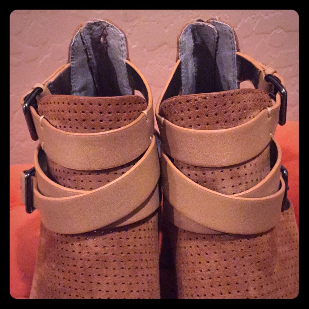 Kenneth Cole Reaction Suede Ankle Booties - Picture 3 of 8